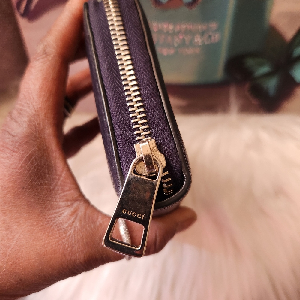 Gucci Navy Leather Zip Around Long Wallet EUC - Picture 3 of 16